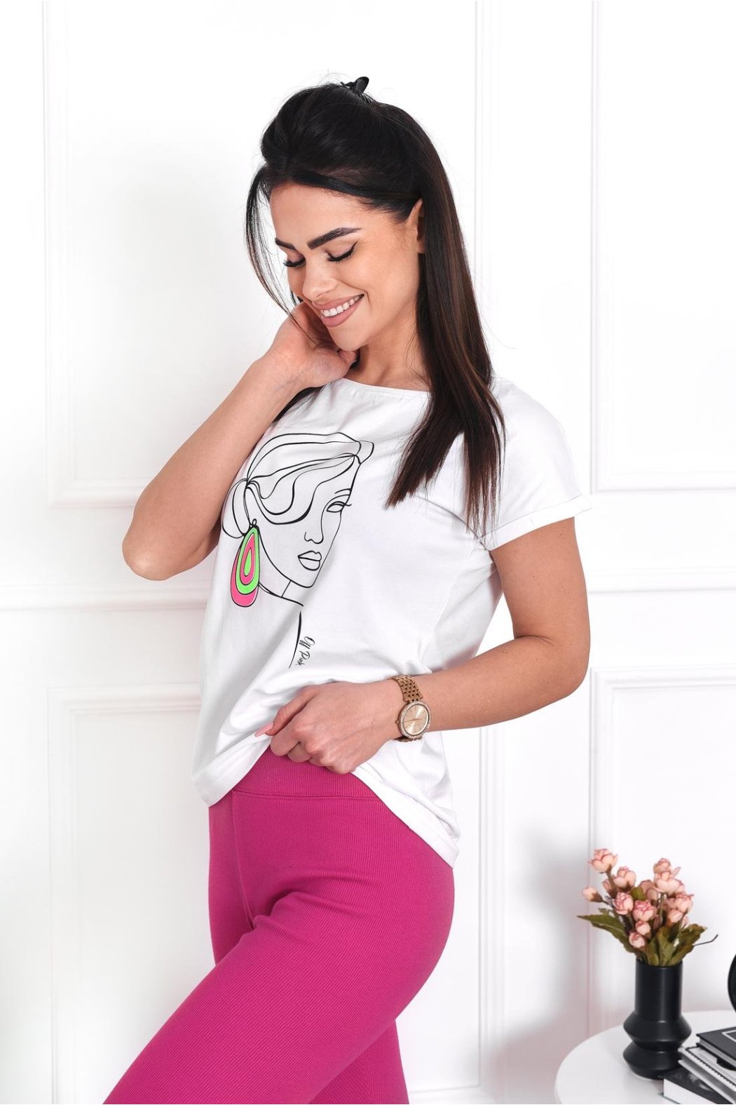 T-SHIRT DAMSKI Z NADRUKIEM MIA BIAŁY