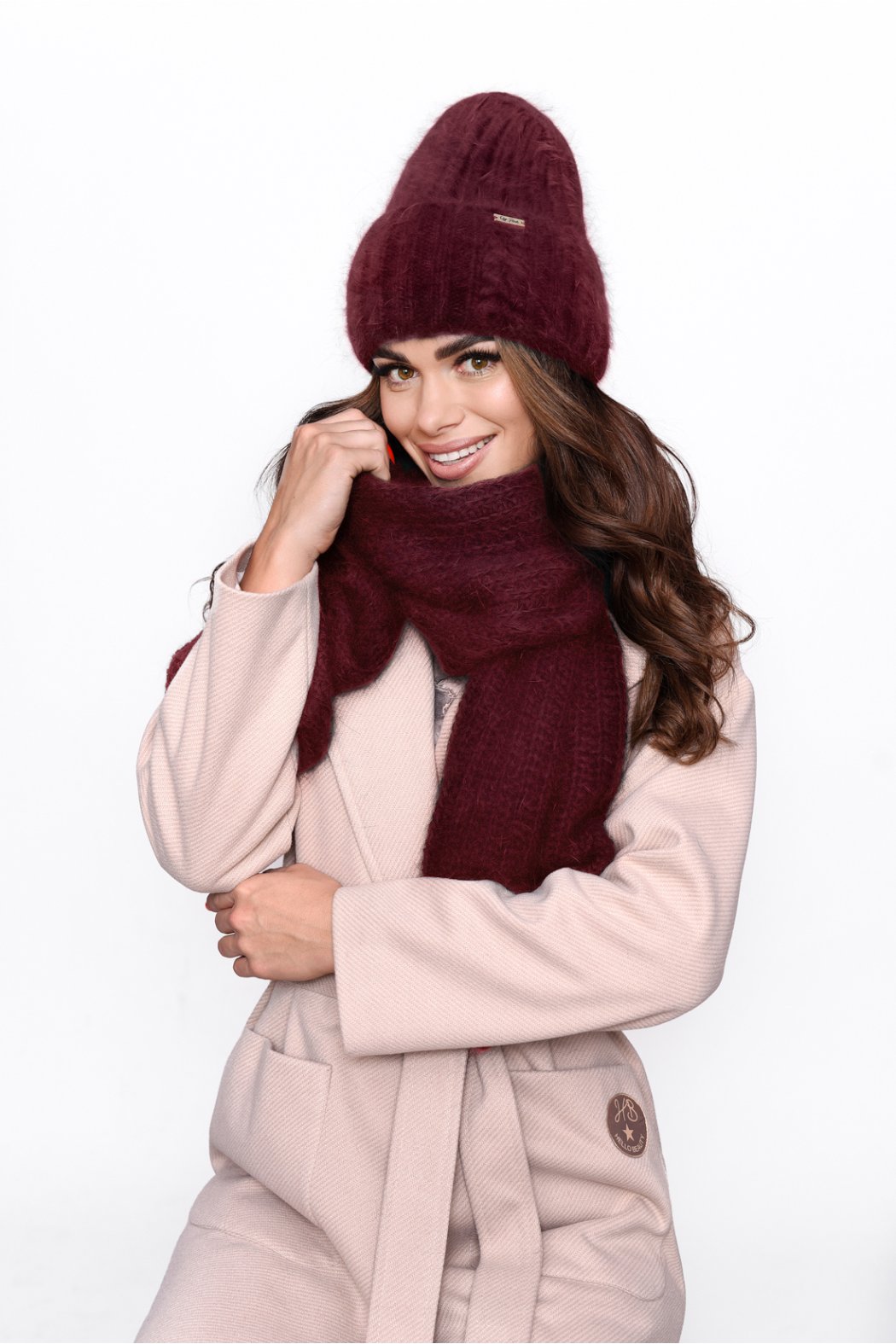 CZAPKA DAMSKA Z WARKOCZEM P033