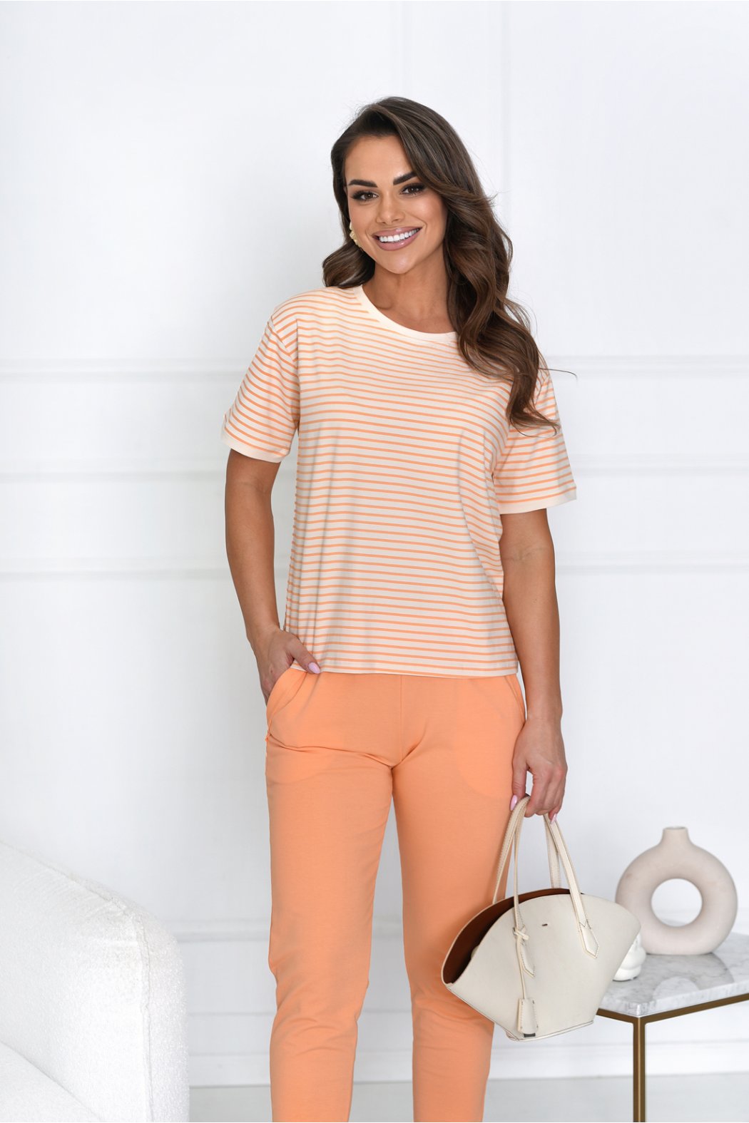 T-SHIRT DAMSKI W PASECZKI -...