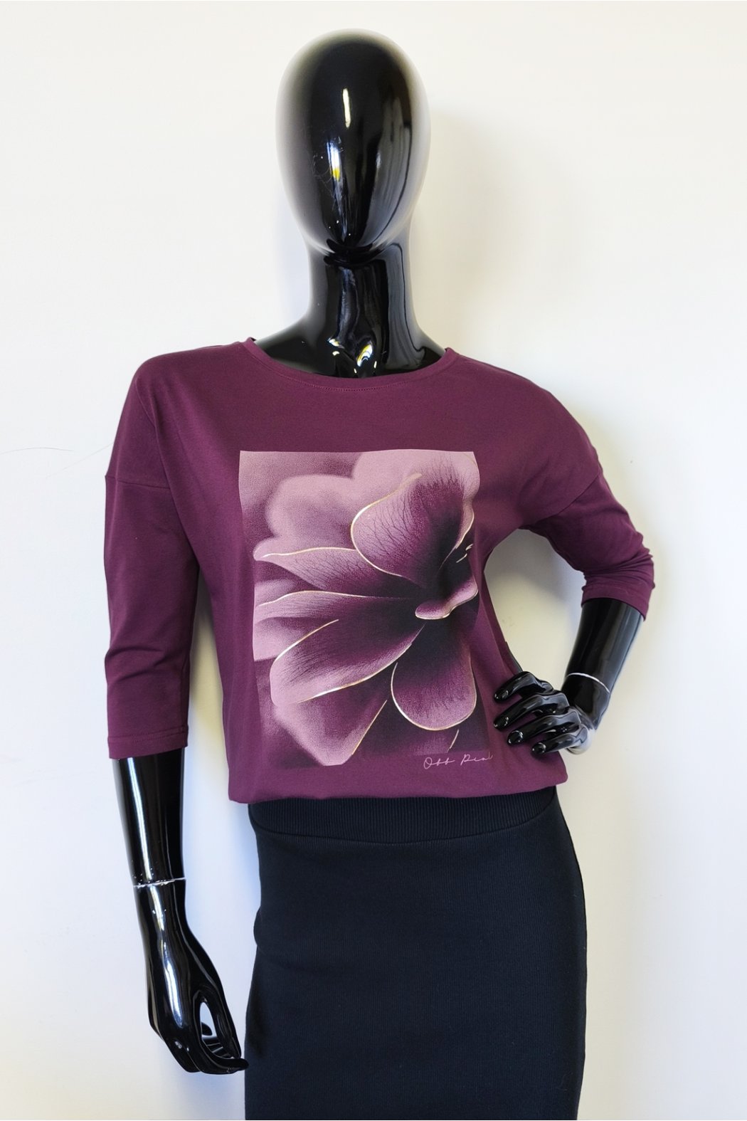 BLUZKA DAMSKA Z NADRUKIEM...