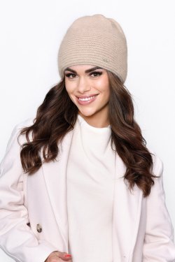 CZAPKA DAMSKA Z POZIOMYM PRZEROBIEMIEM P032