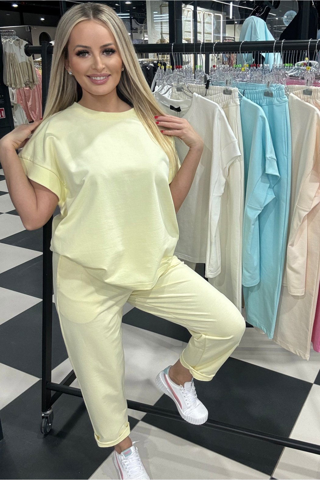 BAWEŁNIANE SPODNIE Z LUŹNĄ...