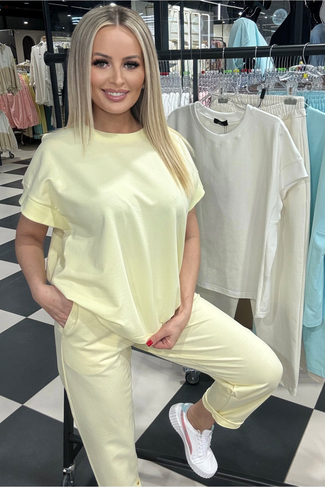 BAWEŁNIANE SPODNIE Z LUŹNĄ...