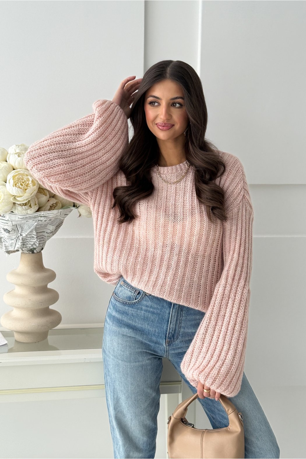 SWETER Z SZEROKIMI RĘKAWAMI...