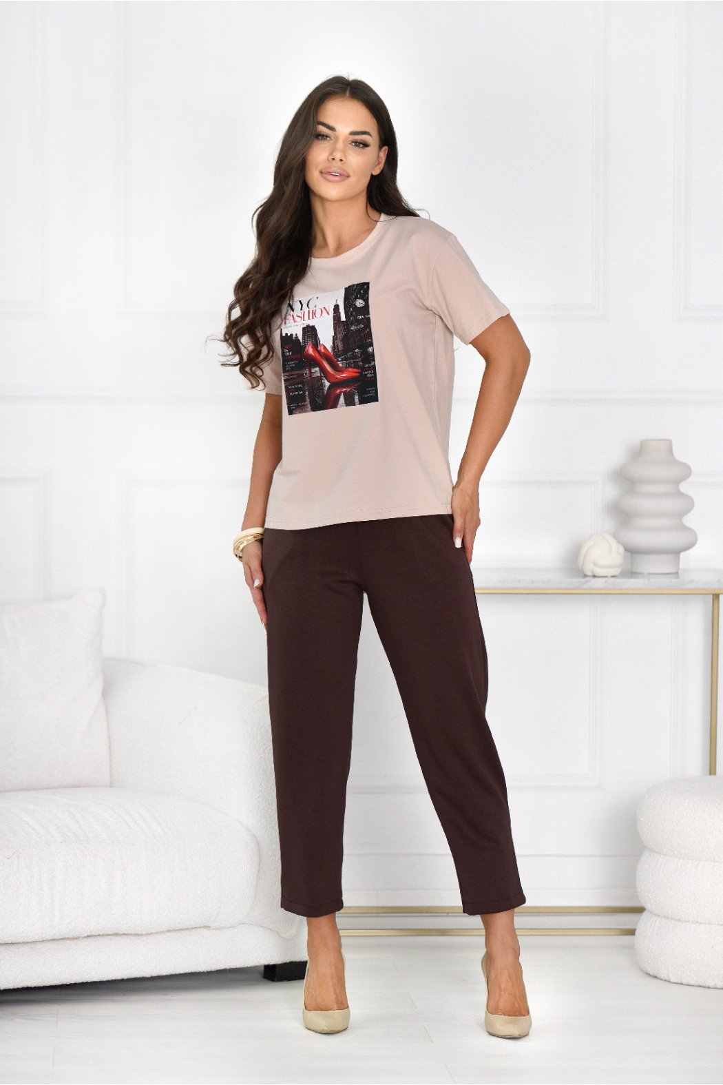 T-SHIRT Z NADRUKIEM HEELS