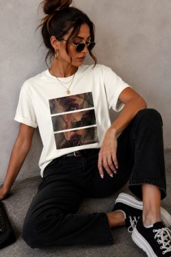 T-SHIRT Z NADRUKIEM ROMANCE