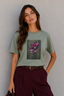 T-SHIRT Z NADRUKIEM FIORA