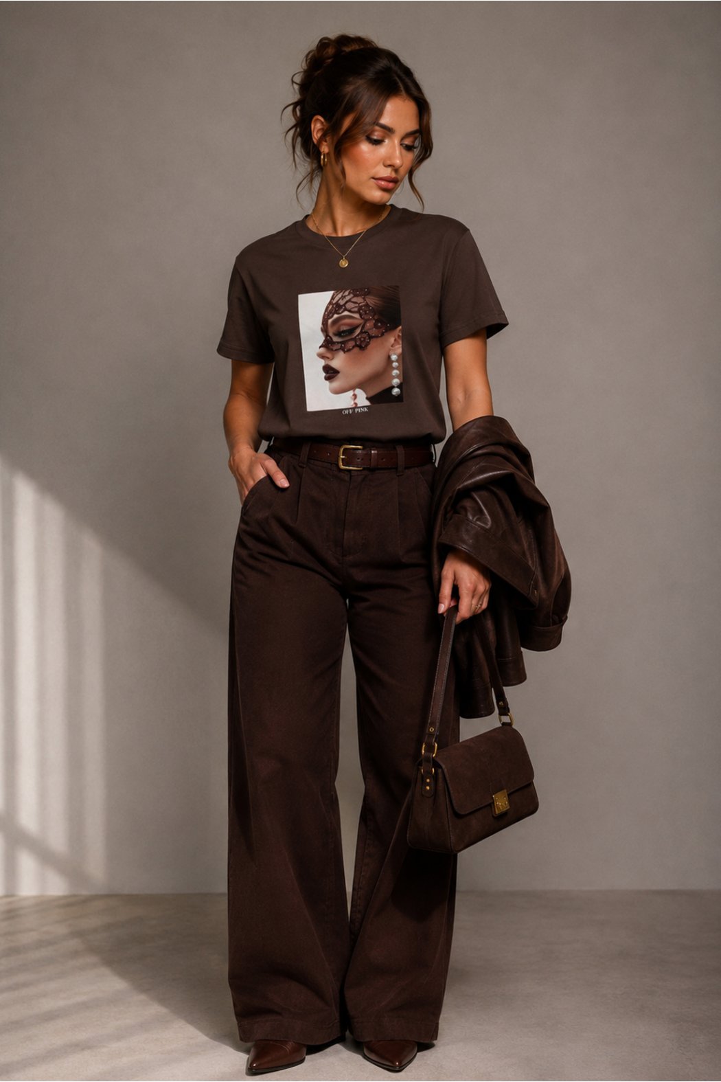 T-SHIRT Z NADRUKIEM NOIR