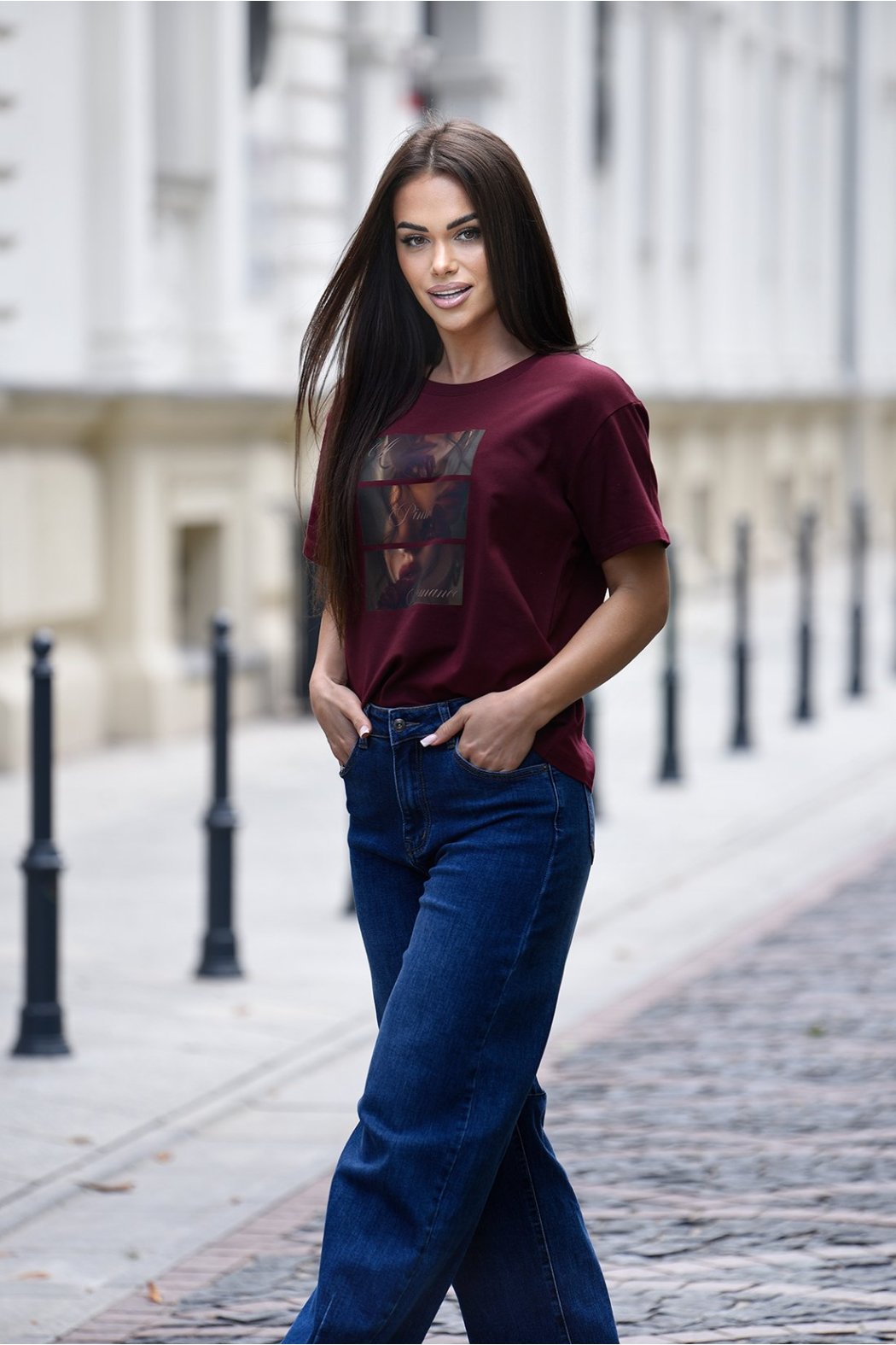 T-SHIRT Z NADRUKIEM ROMANCE